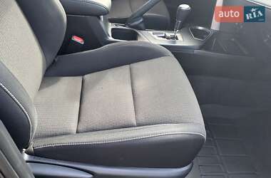 Позашляховик / Кросовер Toyota RAV4 2016 в 