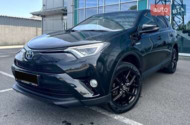 Позашляховик / Кросовер Toyota RAV4 2018 в Дніпрі