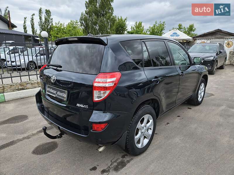 Позашляховик / Кросовер Toyota RAV4 2011 в Шостці