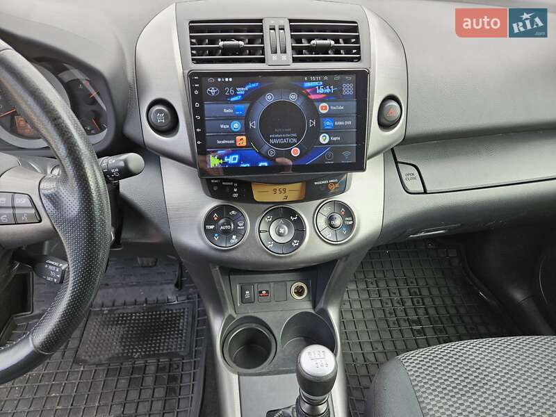Позашляховик / Кросовер Toyota RAV4 2011 в Шостці