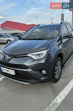 Внедорожник / Кроссовер Toyota RAV4 2017 в Киеве