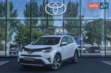 Позашляховик / Кросовер Toyota RAV4 2017 в Дніпрі