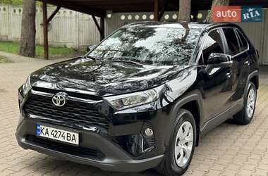 Внедорожник / Кроссовер Toyota RAV4 2020 в Киеве