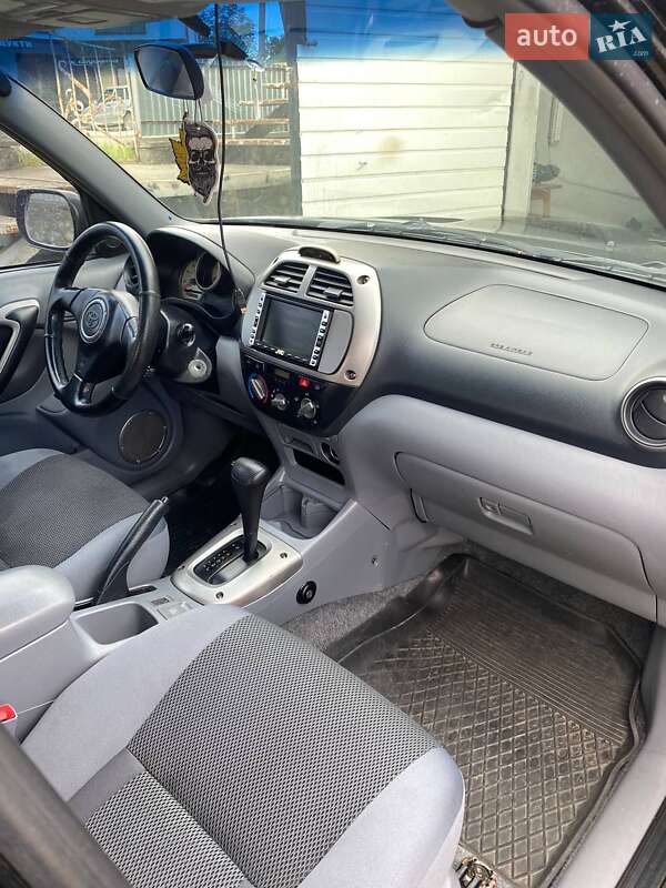 Внедорожник / Кроссовер Toyota RAV4 2003 в Верховине фото 4 Внедорожник / Кроссовер Toyota RAV4 2003 в Верховине