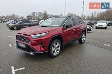 Позашляховик / Кросовер Toyota RAV4 2021 в 