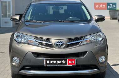Позашляховик / Кросовер Toyota RAV4 2014 в 