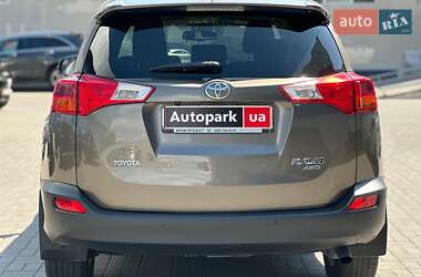 Позашляховик / Кросовер Toyota RAV4 2014 в 