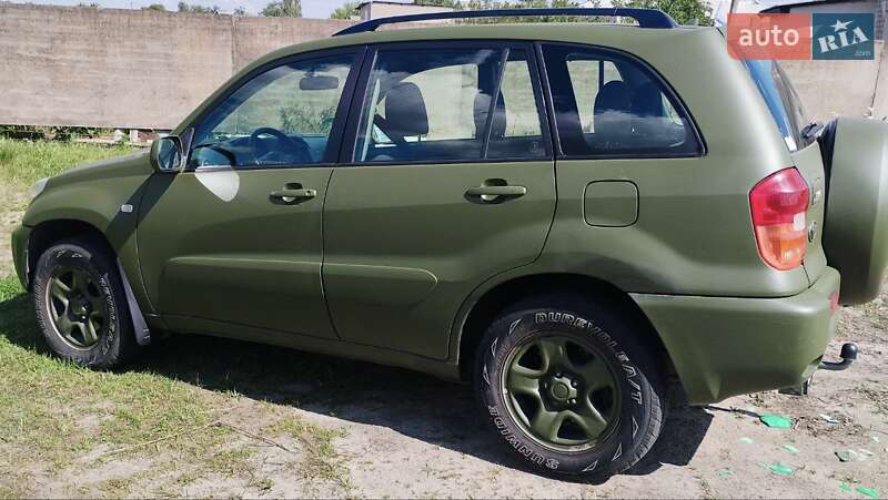 Позашляховик / Кросовер Toyota RAV4 2003 в Ізюмі