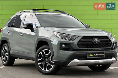 Внедорожник / Кроссовер Toyota RAV4 2019 в Киеве