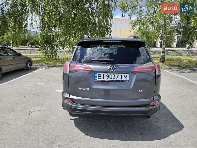Позашляховик / Кросовер Toyota RAV4 2016 в Запоріжжі