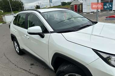 Позашляховик / Кросовер Toyota RAV4 2019 в Сараті