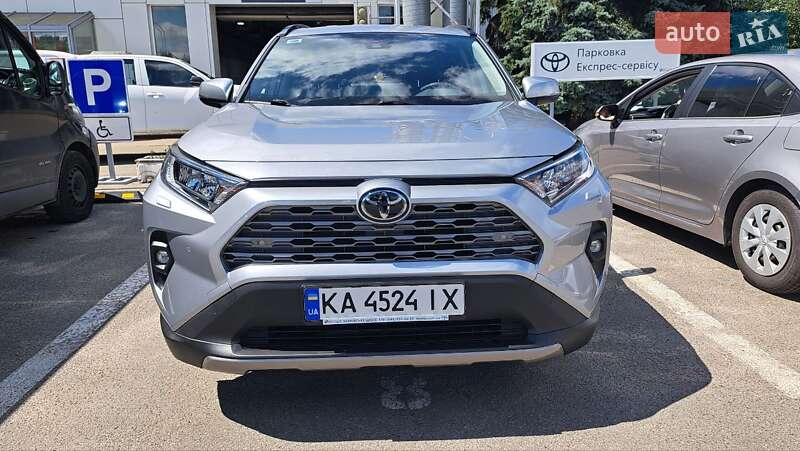 Внедорожник / Кроссовер Toyota RAV4 2023 в Киеве