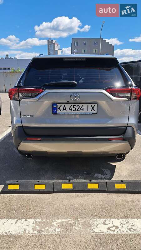 Внедорожник / Кроссовер Toyota RAV4 2023 в Киеве