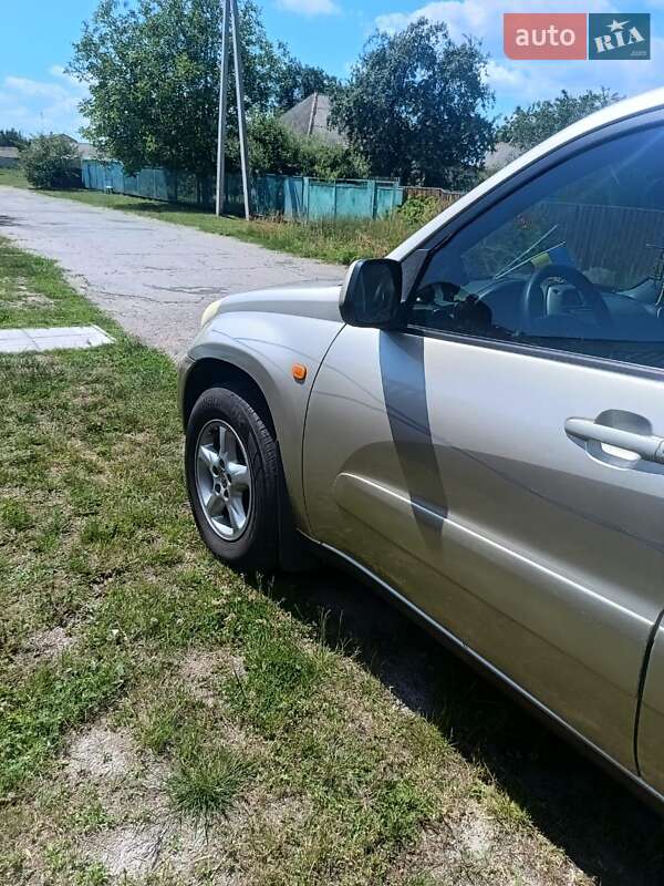 Позашляховик / Кросовер Toyota RAV4 2002 в Києві