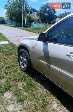 Внедорожник / Кроссовер Toyota RAV4 2002 в 