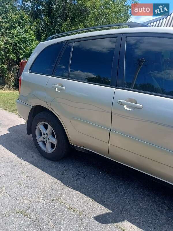 Позашляховик / Кросовер Toyota RAV4 2002 в Києві