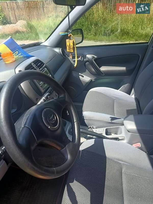 Позашляховик / Кросовер Toyota RAV4 2002 в Києві
