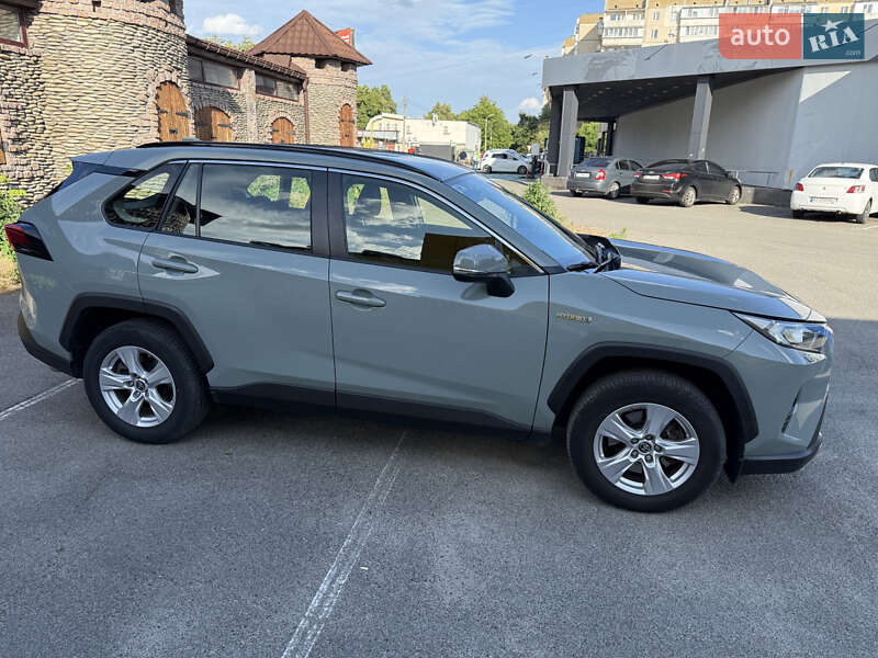 Внедорожник / Кроссовер Toyota RAV4 2021 в Борисполе