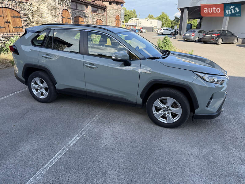 Внедорожник / Кроссовер Toyota RAV4 2021 в Борисполе