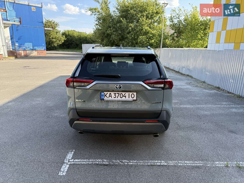 Внедорожник / Кроссовер Toyota RAV4 2021 в Борисполе