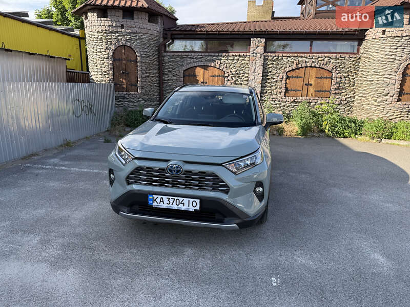 Внедорожник / Кроссовер Toyota RAV4 2021 в Борисполе
