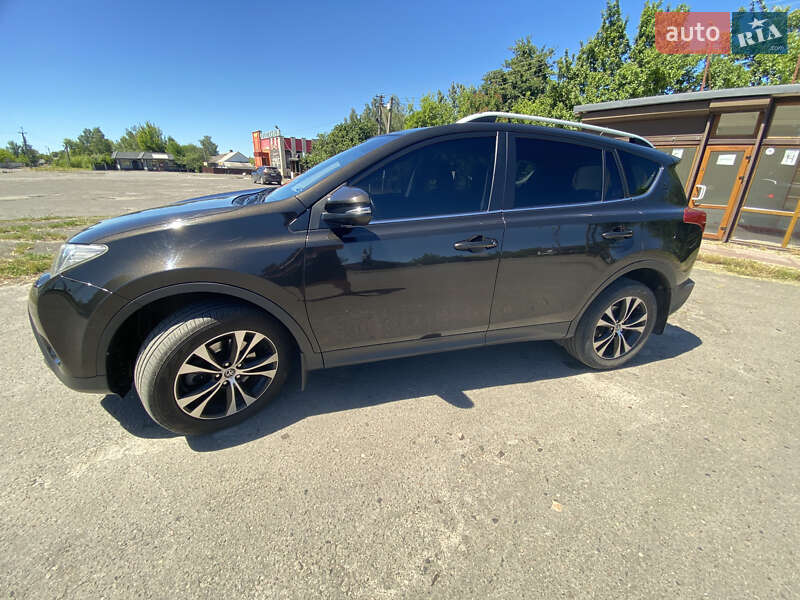 Позашляховик / Кросовер Toyota RAV4 2015 в Любомлі