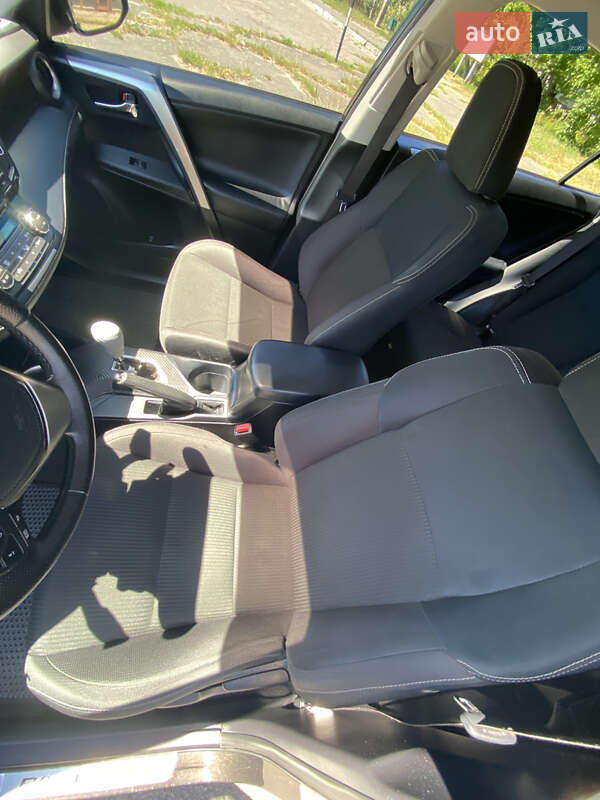 Позашляховик / Кросовер Toyota RAV4 2015 в Любомлі