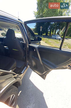 Позашляховик / Кросовер Toyota RAV4 2015 в  фото 19 Позашляховик / Кросовер Toyota RAV4 2015 в