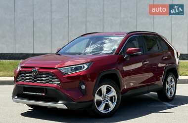Внедорожник / Кроссовер Toyota RAV4 2019 в Киеве