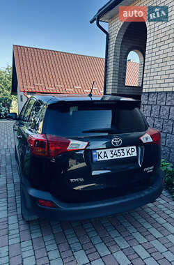 Внедорожник / Кроссовер Toyota RAV4 2013 в 