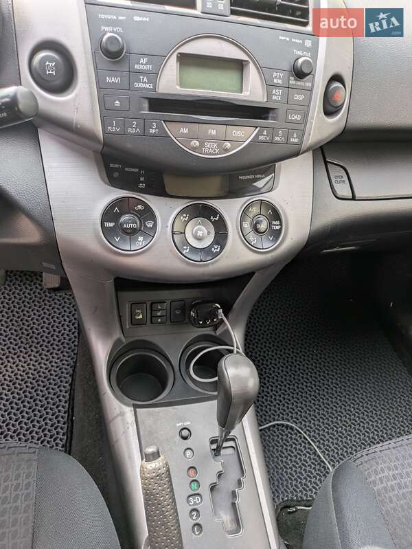 Позашляховик / Кросовер Toyota RAV4 2007 в Києві