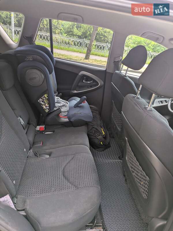 Позашляховик / Кросовер Toyota RAV4 2007 в Києві