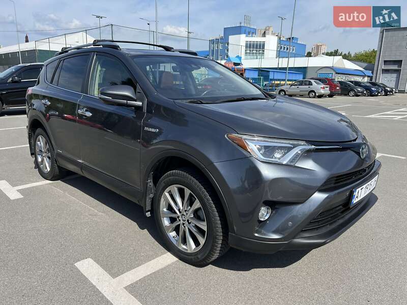 Внедорожник / Кроссовер Toyota RAV4 2017 в Киеве