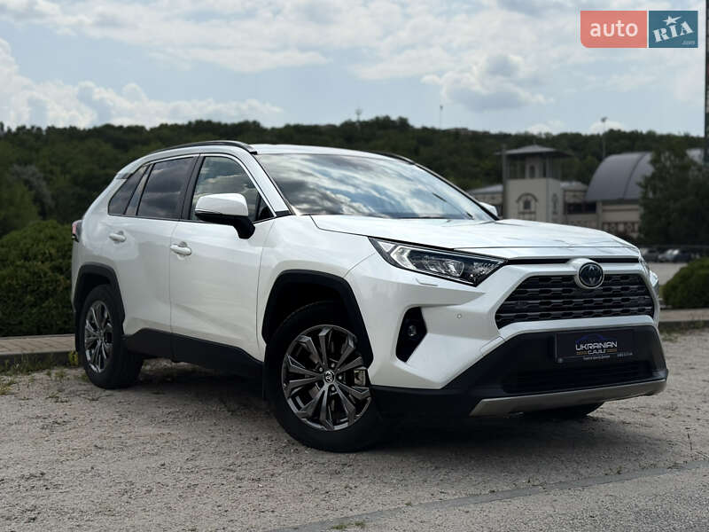 Внедорожник / Кроссовер Toyota RAV4 2022 в Днепре