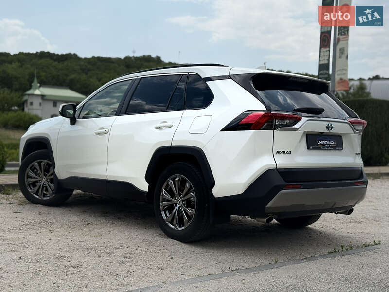 Внедорожник / Кроссовер Toyota RAV4 2022 в Днепре