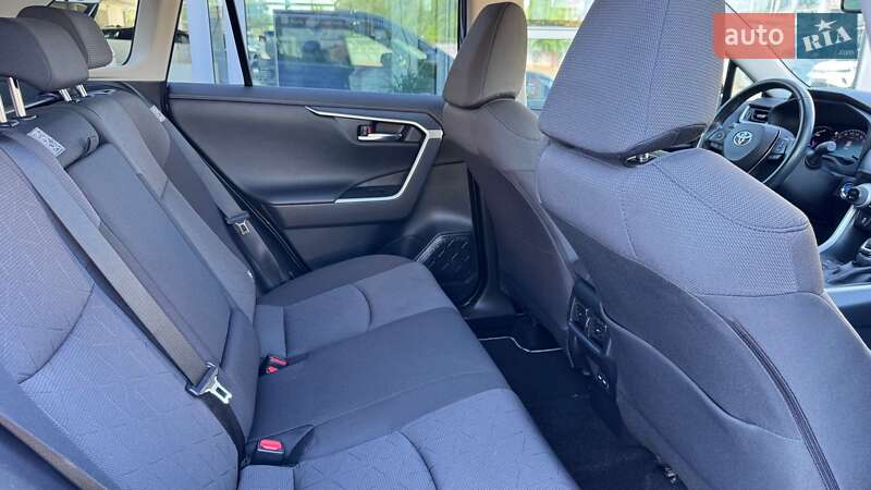 Позашляховик / Кросовер Toyota RAV4 2021 в Івано-Франківську