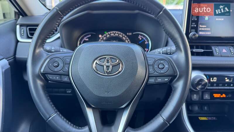 Позашляховик / Кросовер Toyota RAV4 2021 в Івано-Франківську