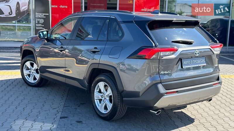 Позашляховик / Кросовер Toyota RAV4 2021 в Івано-Франківську