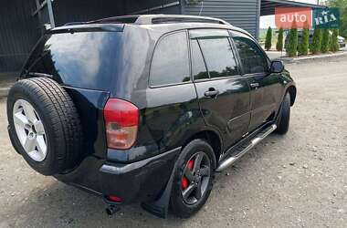 Внедорожник / Кроссовер Toyota RAV4 2003 в 