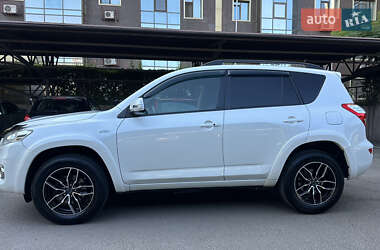 Внедорожник / Кроссовер Toyota RAV4 2011 в 