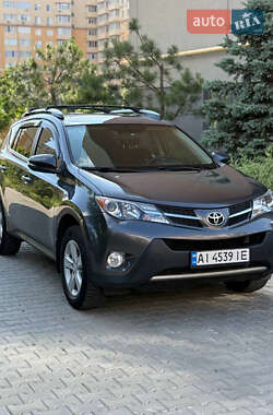 Внедорожник / Кроссовер Toyota RAV4 2014 в 