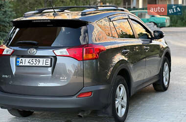 Внедорожник / Кроссовер Toyota RAV4 2014 в 