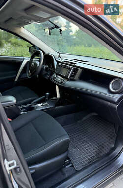 Внедорожник / Кроссовер Toyota RAV4 2014 в 
