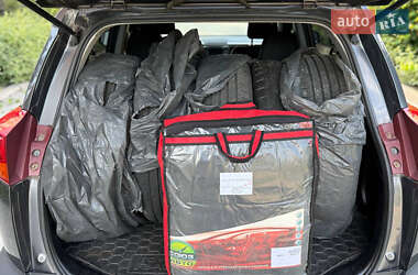 Внедорожник / Кроссовер Toyota RAV4 2014 в 