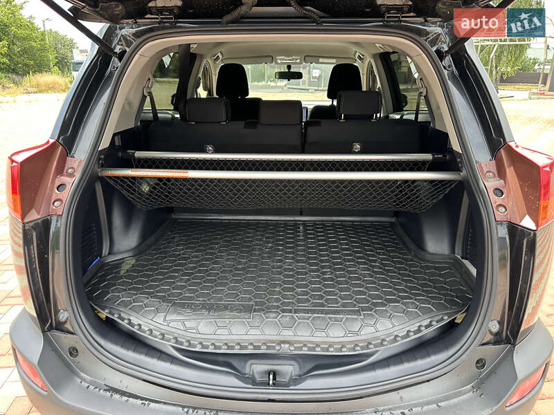 Позашляховик / Кросовер Toyota RAV4 2013 в Білій Церкві