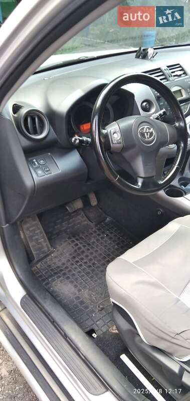 Позашляховик / Кросовер Toyota RAV4 2008 в Запоріжжі
