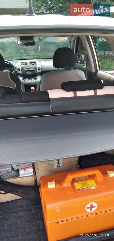 Позашляховик / Кросовер Toyota RAV4 2008 в Запоріжжі