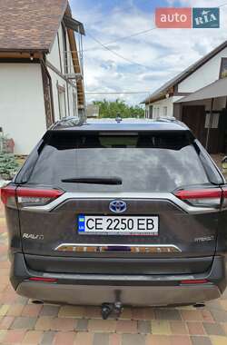 Внедорожник / Кроссовер Toyota RAV4 2021 в 