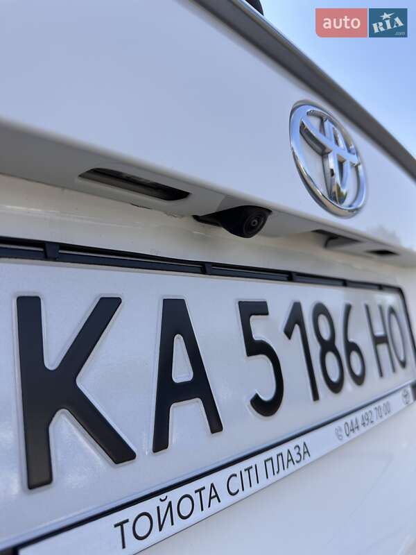 Внедорожник / Кроссовер Toyota RAV4 2022 в Киеве