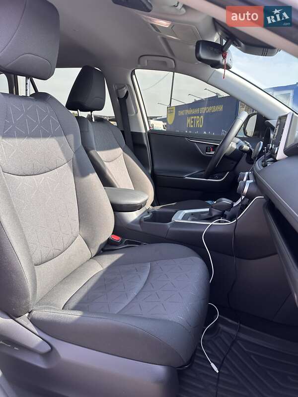 Внедорожник / Кроссовер Toyota RAV4 2022 в Киеве
